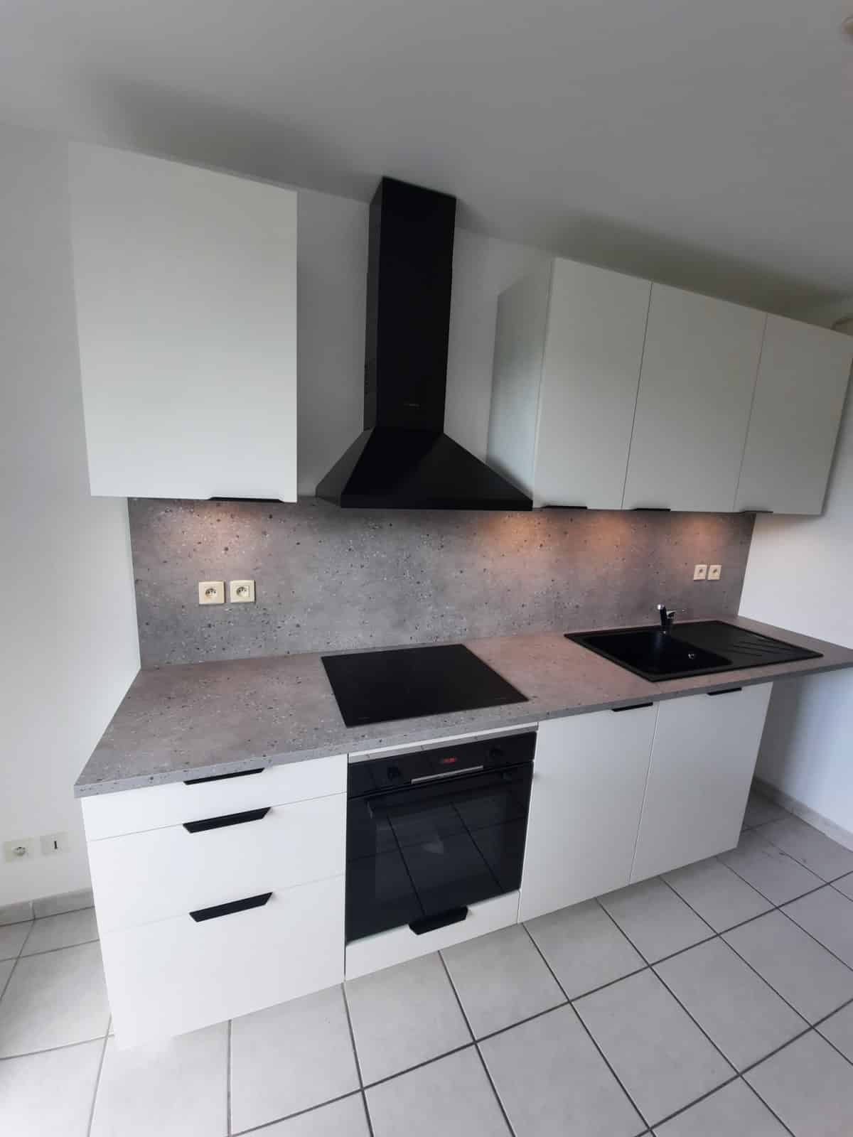 Cuisine à petit budget Lyon - installation professionnelle cuisiniste économique Caluire