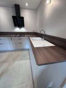 Cuisine Access rénovée finition Cachemire Janneyrias - cuisiniste pas cher Lyon
