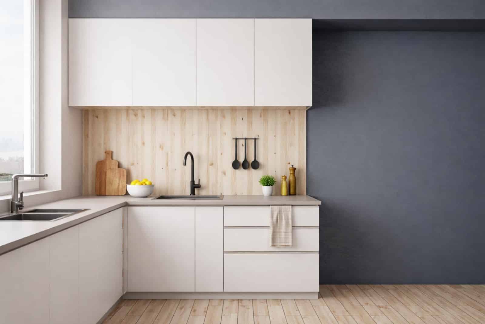 Cuisine sur mesure contemporaine en L - Cuisiniste Lyon 3ème arrondissement - Façades mates claires et panneau bois